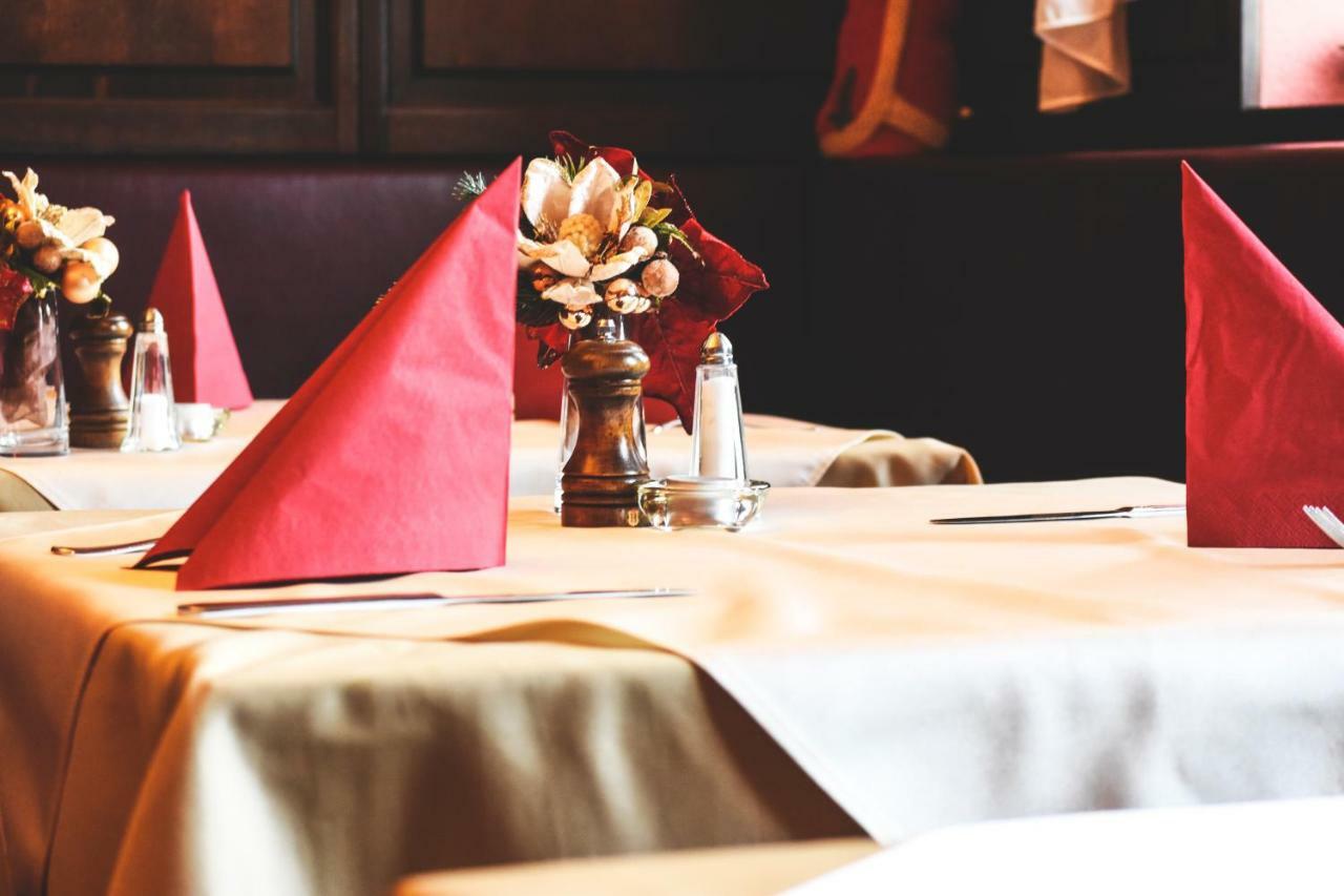 Restaurant Pansion Wien Cierny Brod Exteriör bild